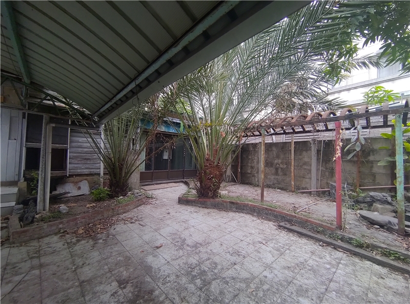 軍功國小日式宿舍內院