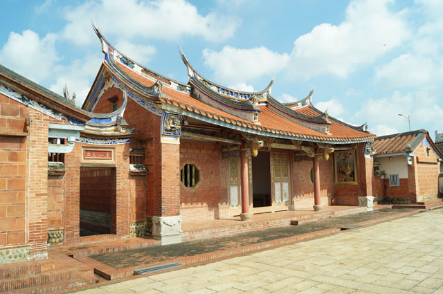 市定古蹟-臺中張家祖廟正門側景
