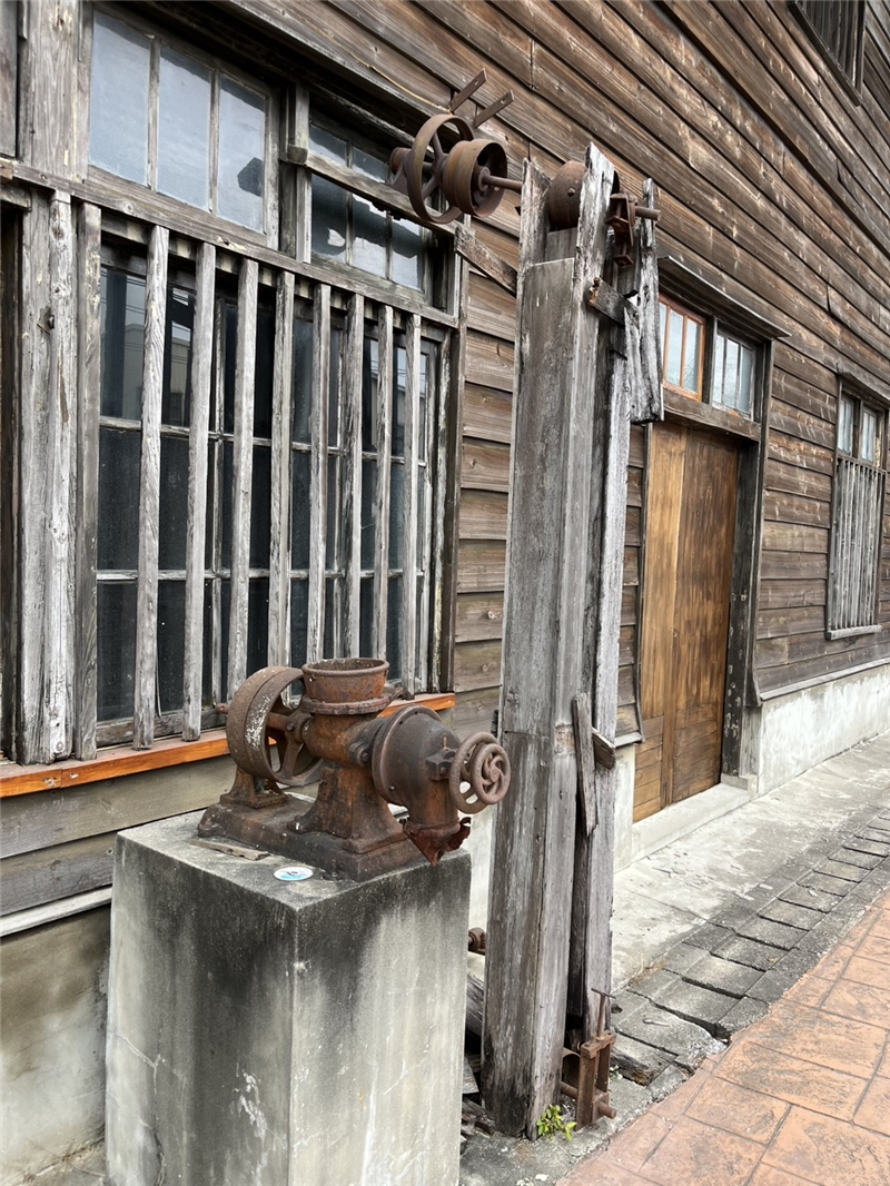 歷建石岡農會碾米穀倉外部